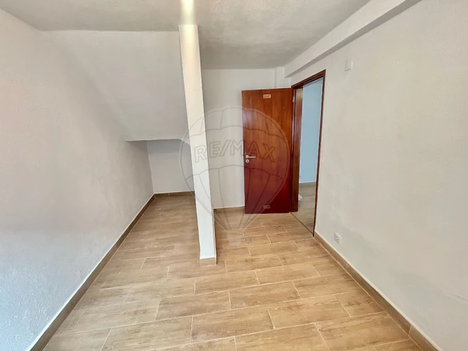 Apartamento T3 para Venda em São Domingos de Rana Foto 28