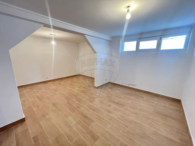 Apartamento T3 para Venda em São Domingos de Rana Foto 16