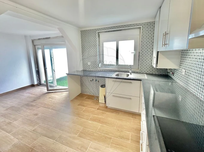 Apartamento T3 para Venda em São Domingos de Rana Foto 2