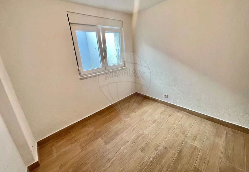 Apartamento T3 para Venda em São Domingos de Rana Foto 26