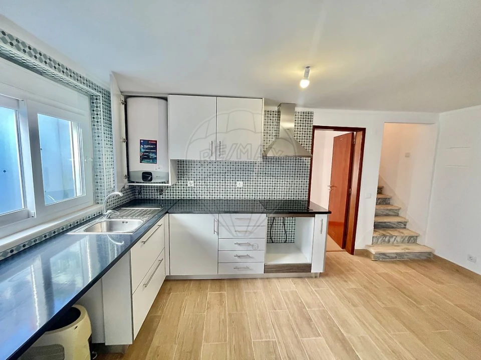 Apartamento T3 para Venda em São Domingos de Rana Foto 3