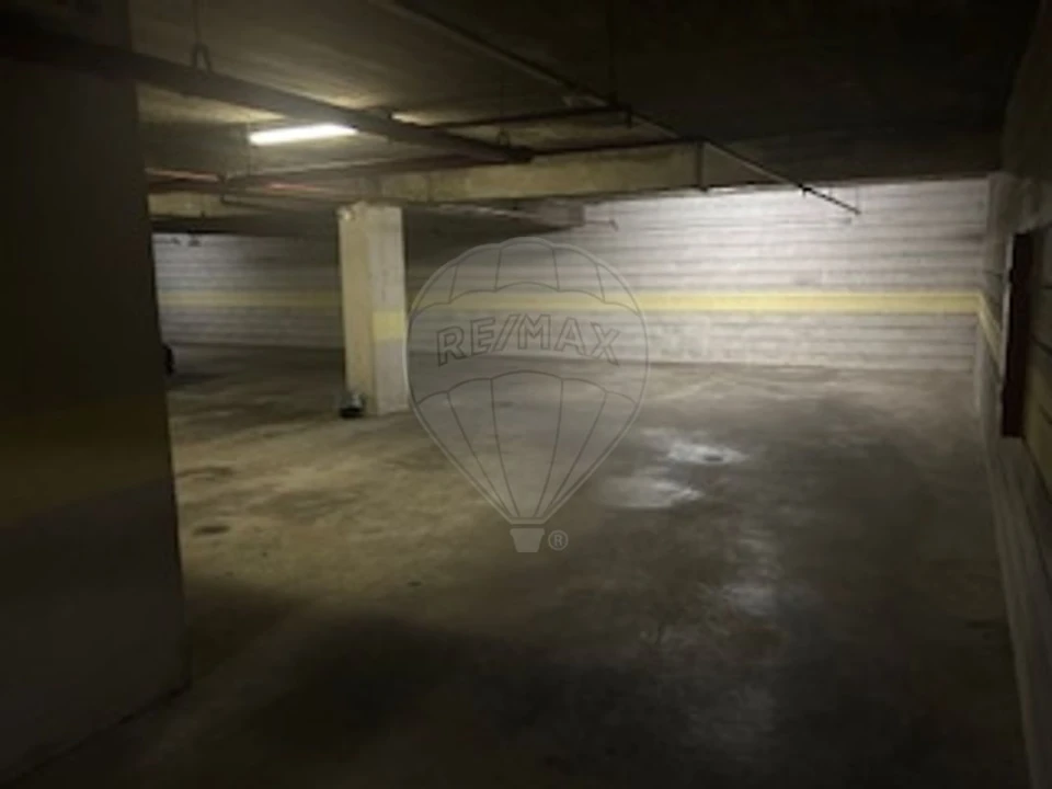 Garagem para Arrendamento em Benfica Foto 6