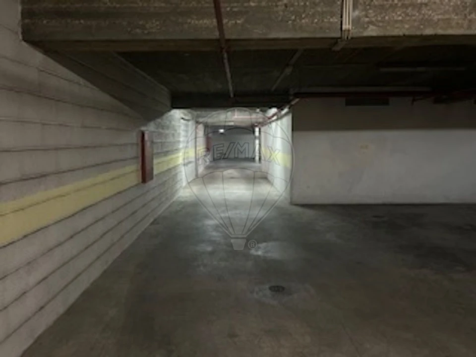 Garagem para Arrendamento em Benfica Foto 5