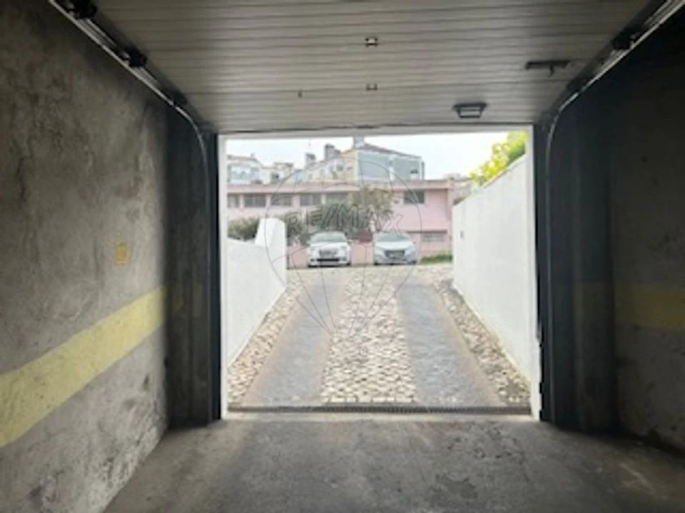Garagem para Arrendamento em Benfica Foto 14