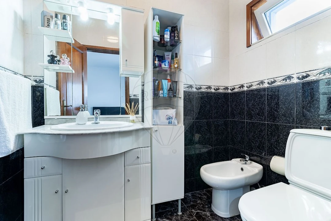 Apartamento T2 para Venda em Grijó e Sermonde Foto 14