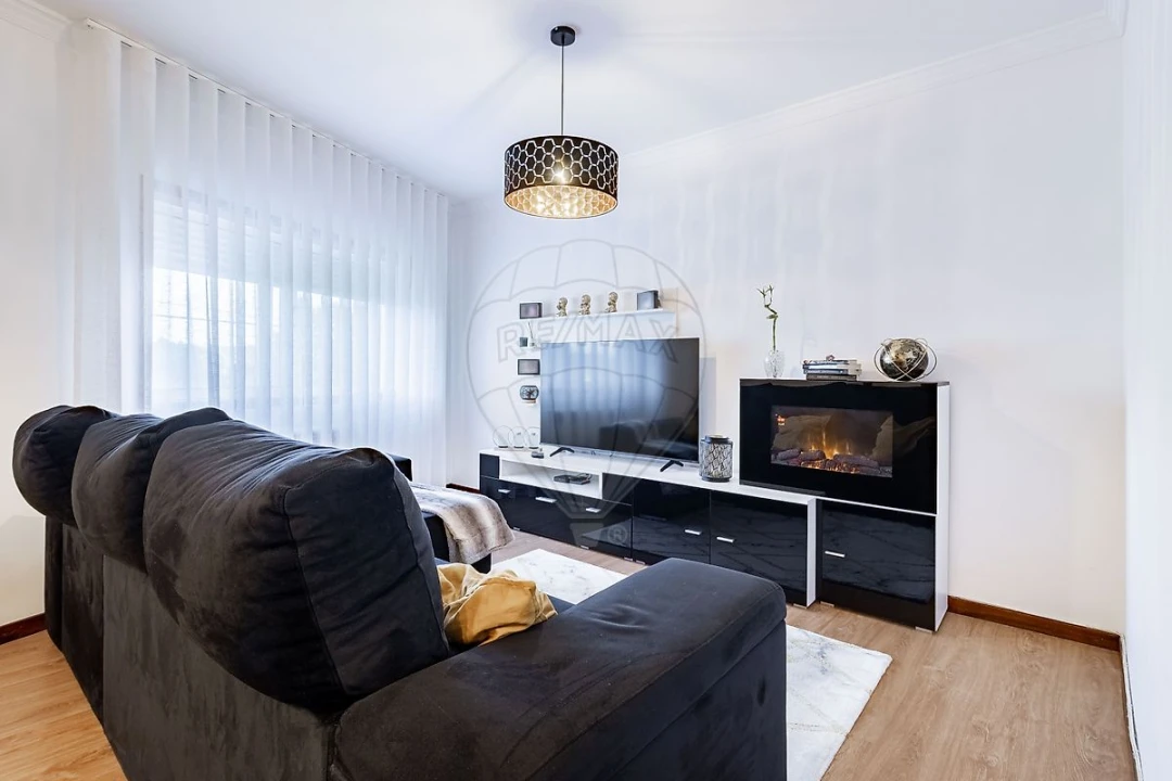 Apartamento T2 para Venda em Grijó e Sermonde Foto 1