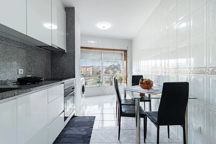 Apartamento T2 para Venda em Grijó e Sermonde Foto 6