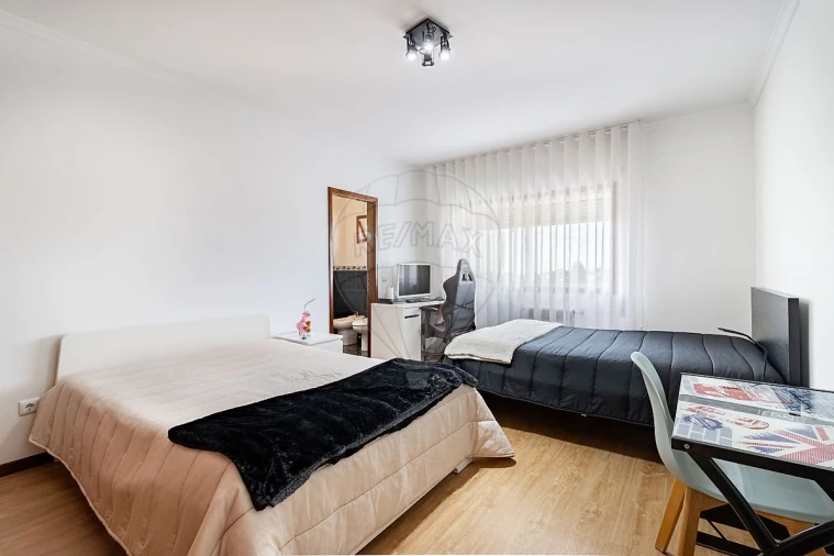 Apartamento T2 para Venda em Grijó e Sermonde Foto 12