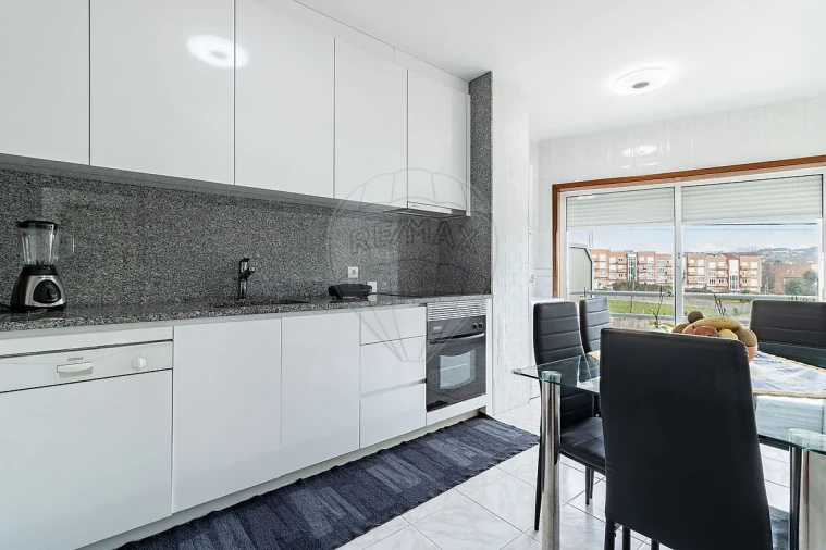 Apartamento T2 para Venda em Grijó e Sermonde Foto 5
