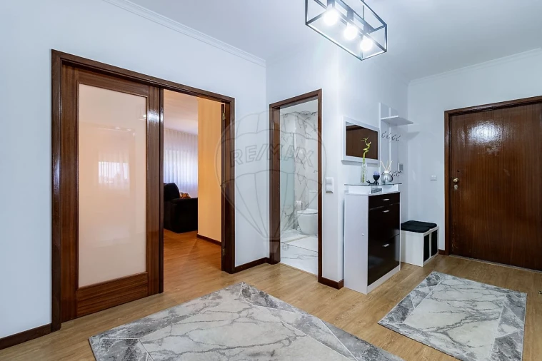 Apartamento T2 para Venda em Grijó e Sermonde Foto 8