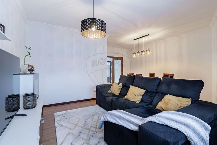 Apartamento T2 para Venda em Grijó e Sermonde Foto 3