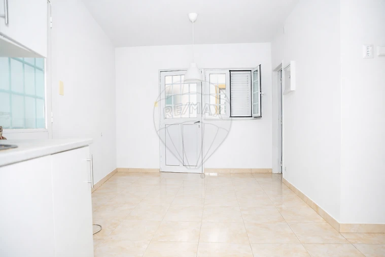 Moradia T1 para Venda em Abrigada e Cabanas de Torres Foto 8