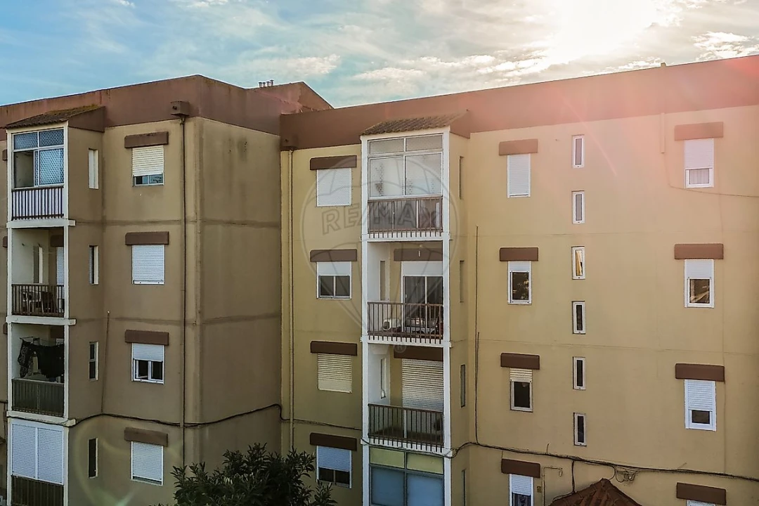 Apartamento T3 para Venda em Carregado e Cadafais Foto 29