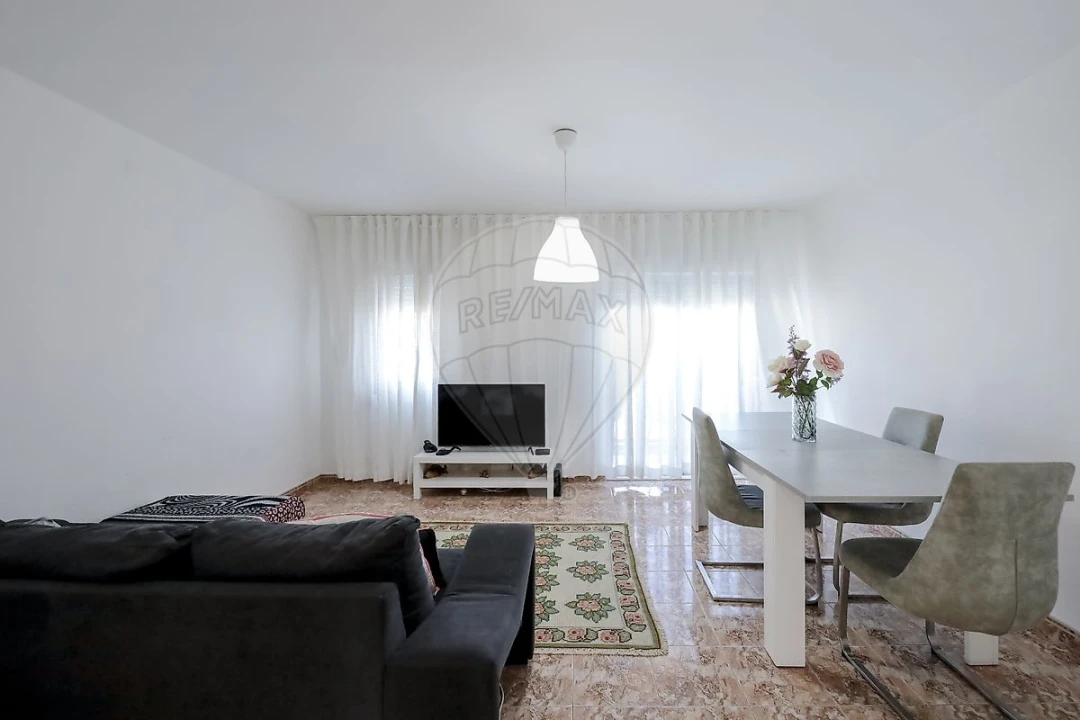 Apartamento T3 para Venda em Carregado e Cadafais Foto 1