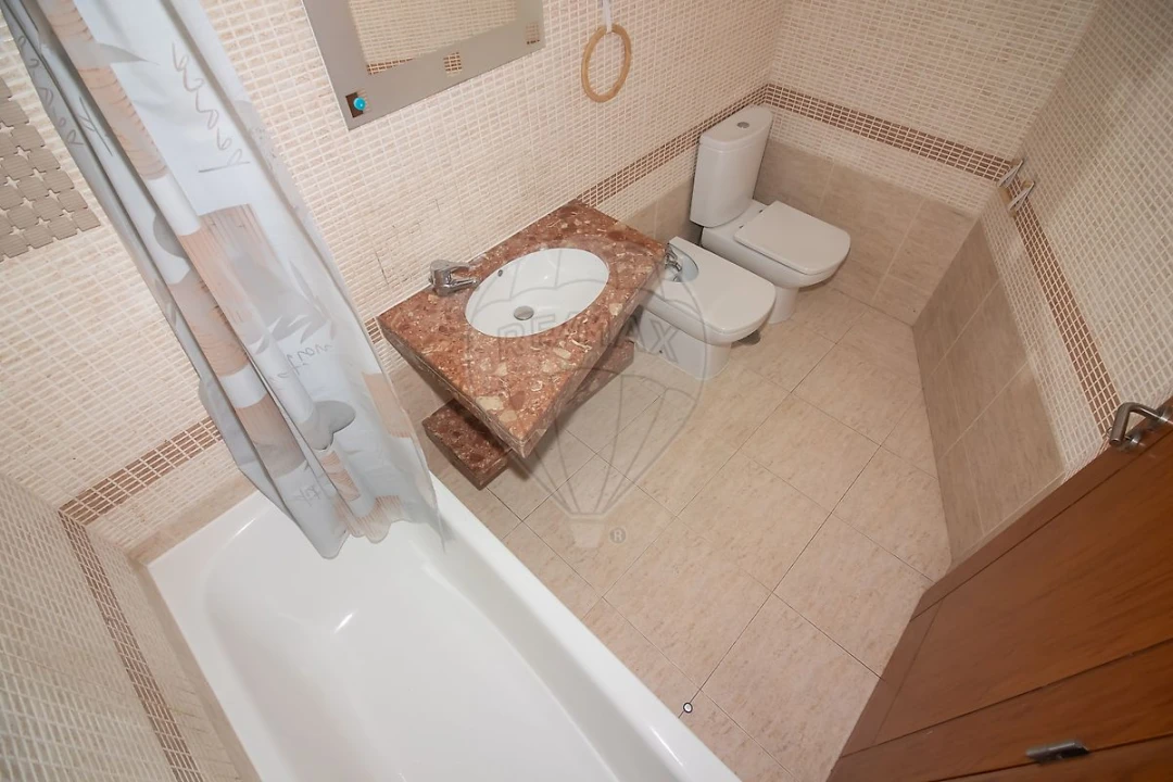 Apartamento T2 para Venda em Carregado e Cadafais Foto 18