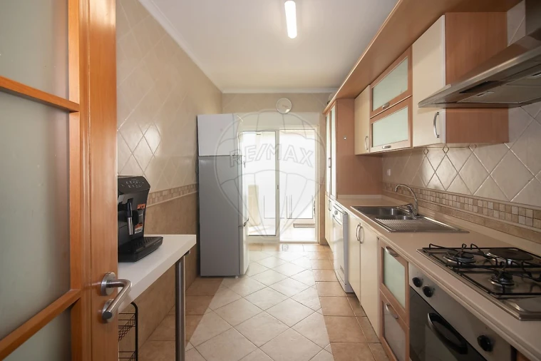 Apartamento T2 para Venda em Carregado e Cadafais Foto 6