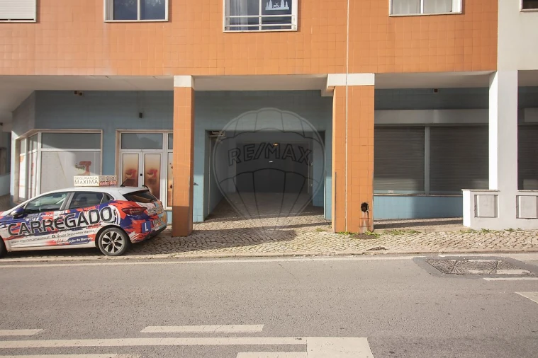 Apartamento T2 para Venda em Carregado e Cadafais Foto 21