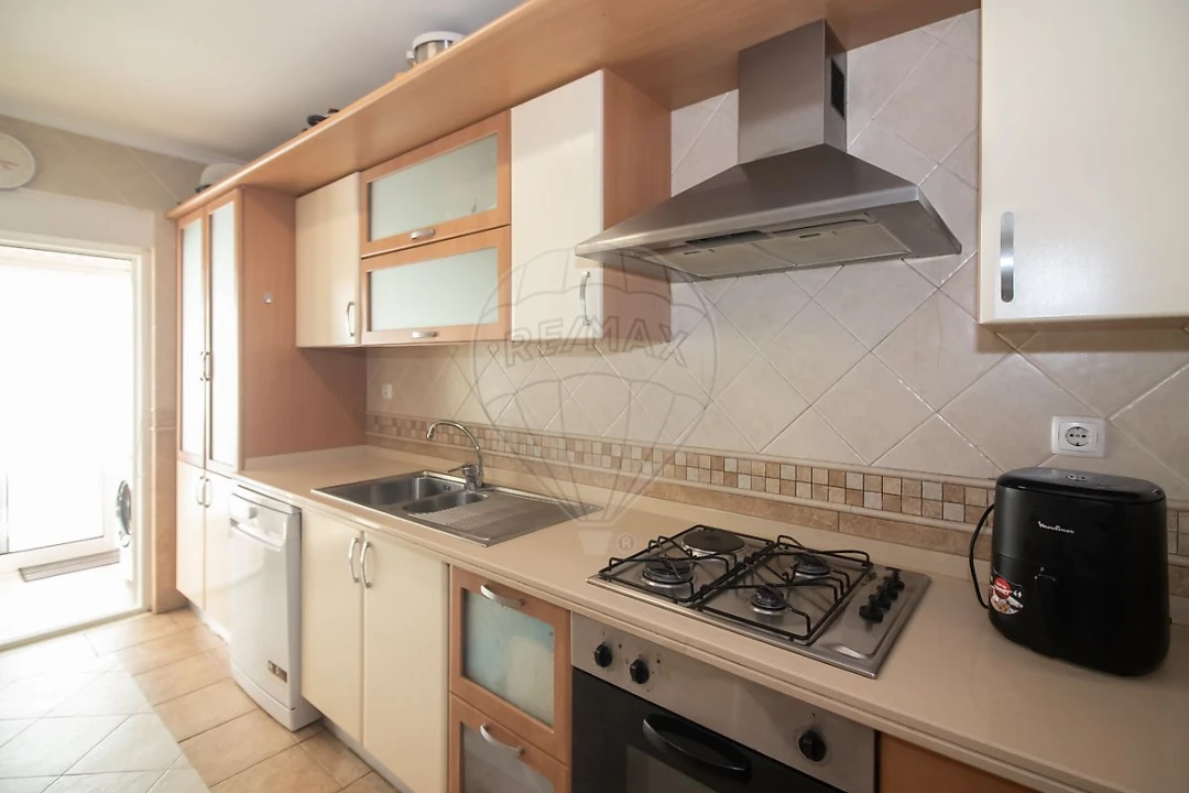 Apartamento T2 para Venda em Carregado e Cadafais Foto 4