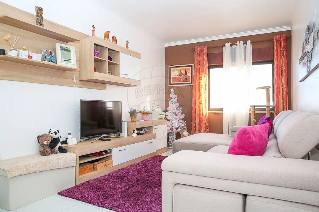 Apartamento T2 para Venda em Vila Franca de Xira Foto 7