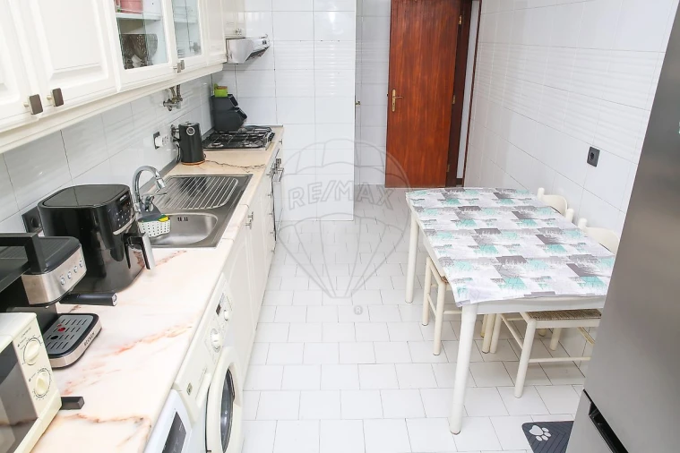 Apartamento T2 para Venda em Vila Franca de Xira Foto 4