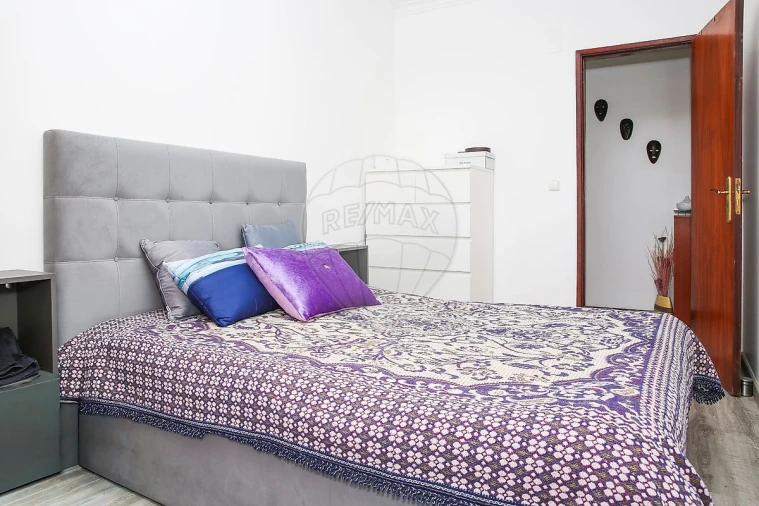 Apartamento T2 para Venda em Vila Franca de Xira Foto 9
