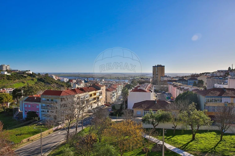 Apartamento T2 para Venda em Vila Franca de Xira Foto 21