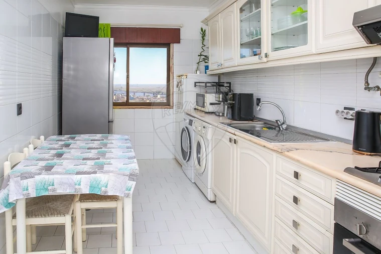 Apartamento T2 para Venda em Vila Franca de Xira Foto 2
