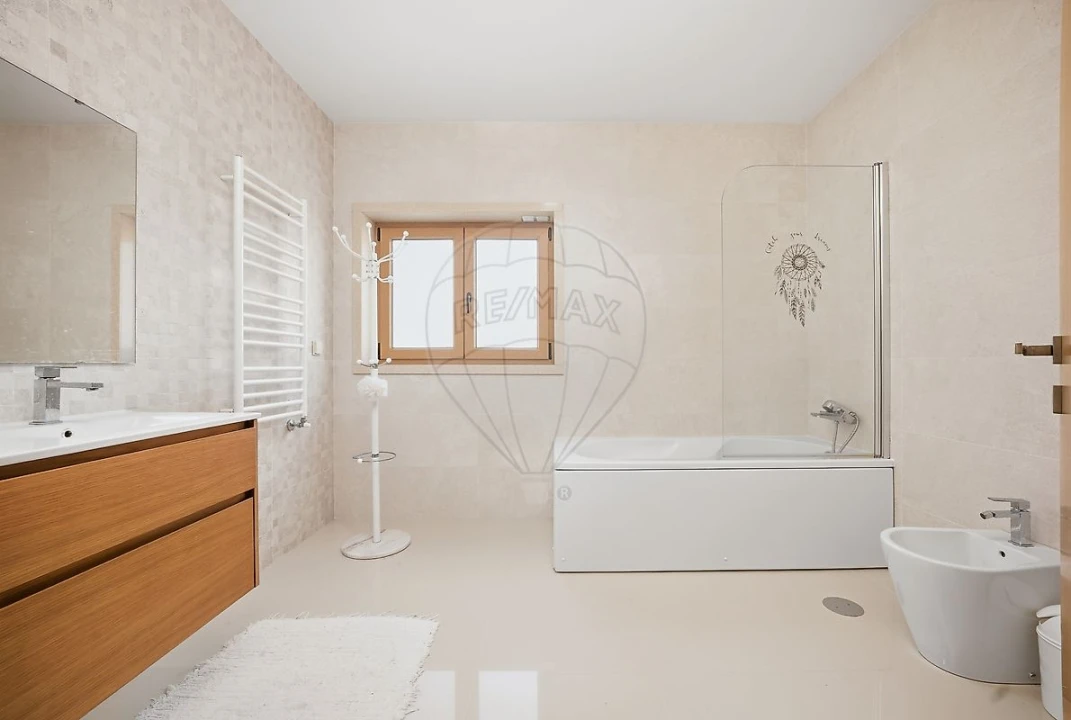 Moradia T4 para Venda em Santa Joana Foto 18