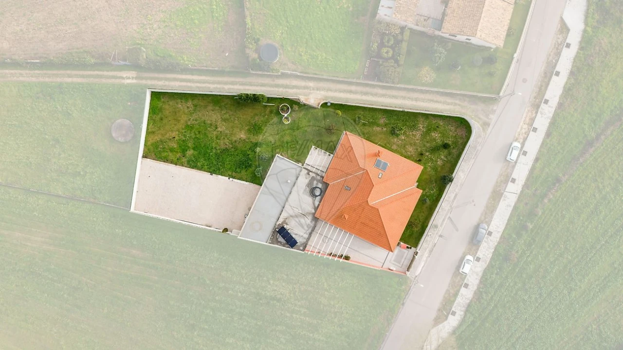 Moradia T4 para Venda em Santa Joana Foto 50