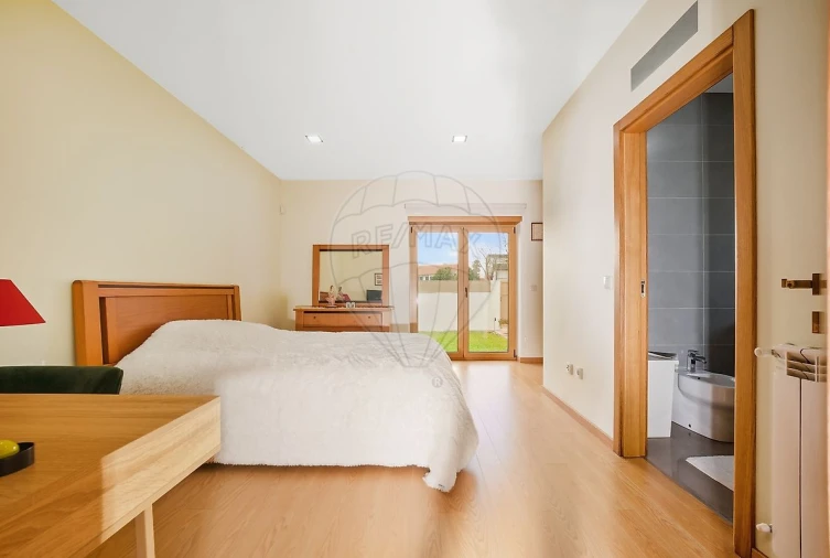 Moradia T4 para Venda em Santa Joana Foto 13