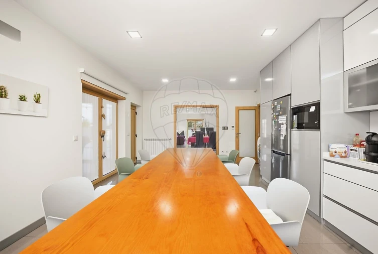 Moradia T4 para Venda em Santa Joana Foto 8