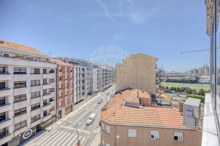 Apartamento T2 para Venda em Paranhos Foto 5