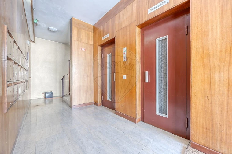 Apartamento T2 para Venda em Paranhos Foto 3