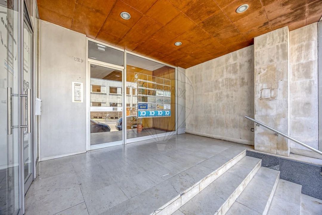 Apartamento T2 para Venda em Paranhos Foto 2