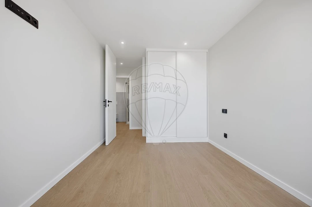 Apartamento T2 para Venda em Paranhos Foto 11