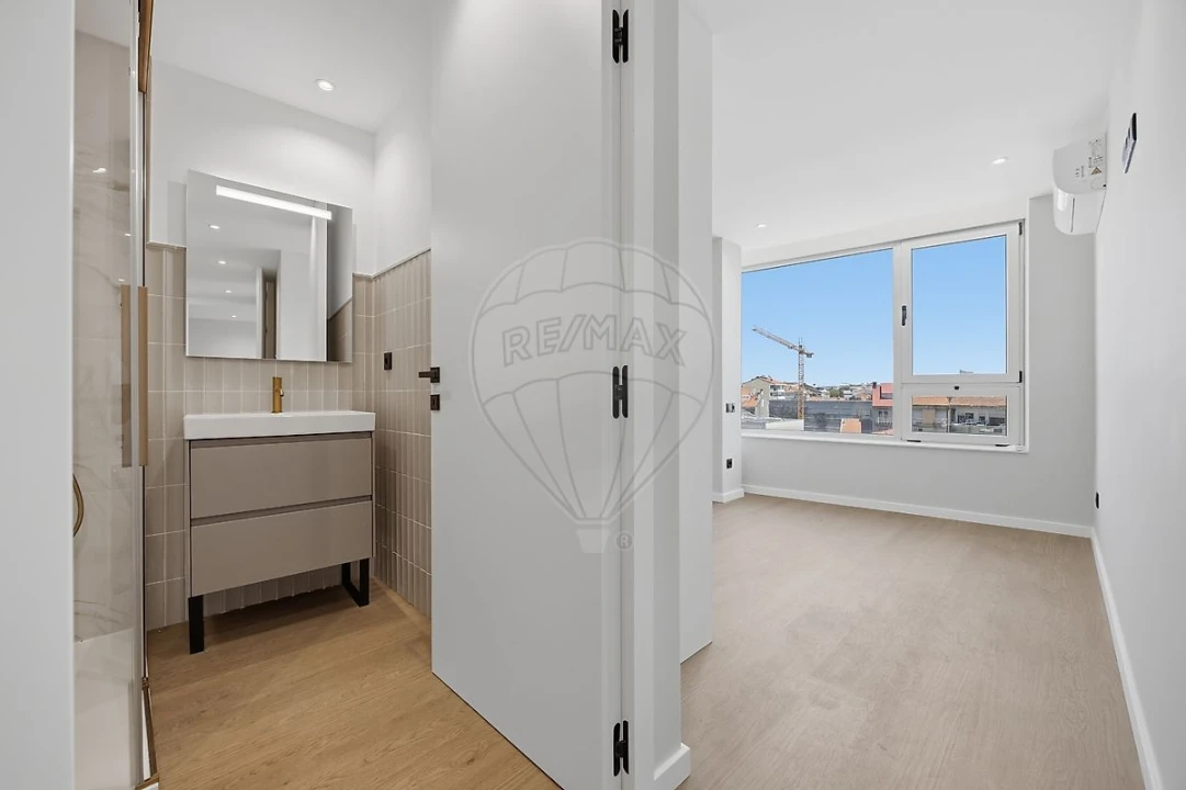 Apartamento T2 para Venda em Paranhos Foto 10
