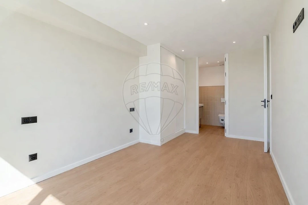 Apartamento T2 para Venda em Paranhos Foto 11