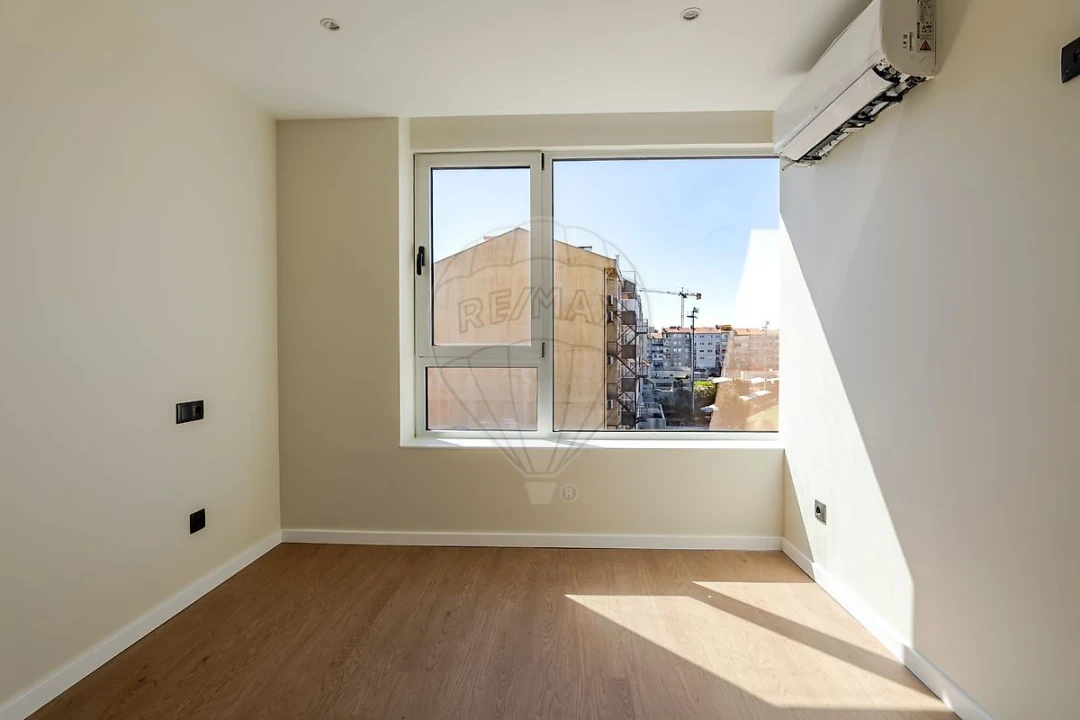 Apartamento T2 para Venda em Paranhos Foto 24