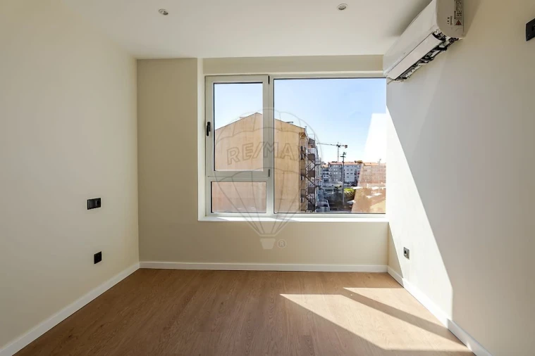 Apartamento T2 para Venda em Paranhos Foto 24