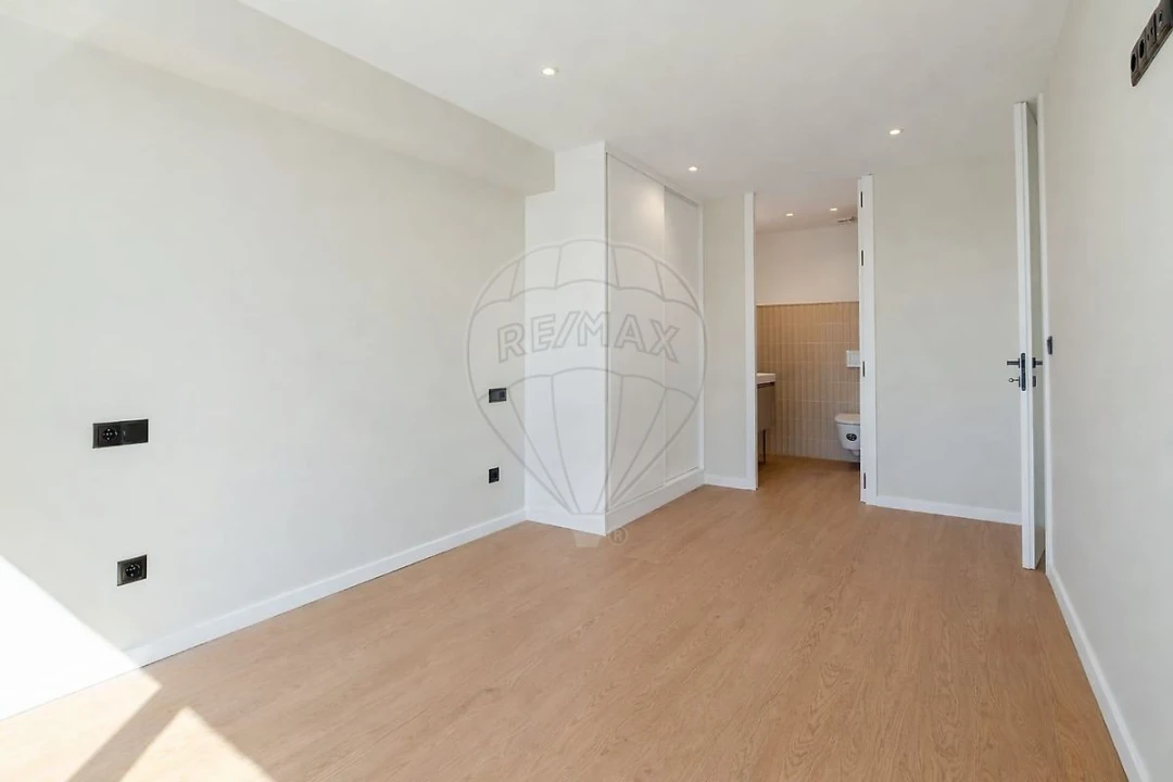 Apartamento T2 para Venda em Paranhos Foto 15
