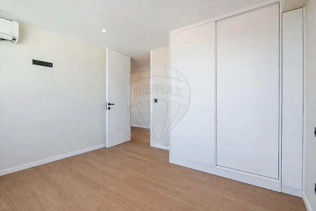 Apartamento T1 para Venda em Paranhos Foto 18
