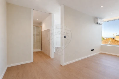 Apartamento T1 para Venda em Paranhos