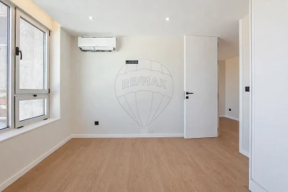 Apartamento T1 para Venda em Paranhos