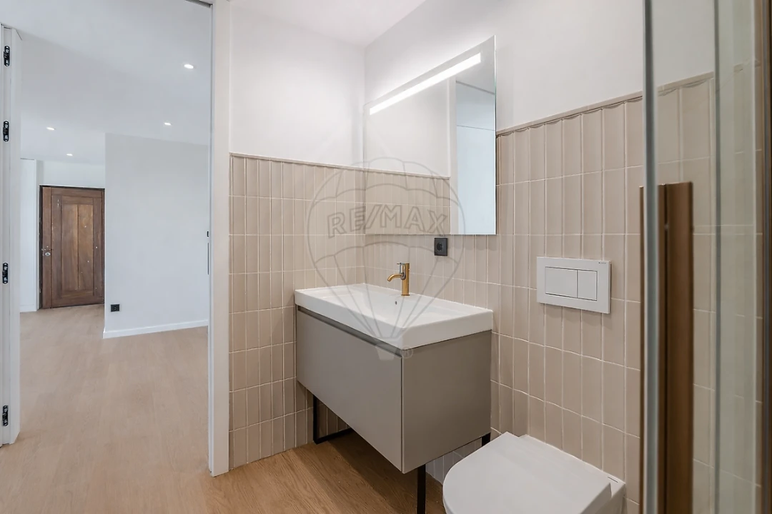 Apartamento T1 para Venda em Paranhos Foto 4