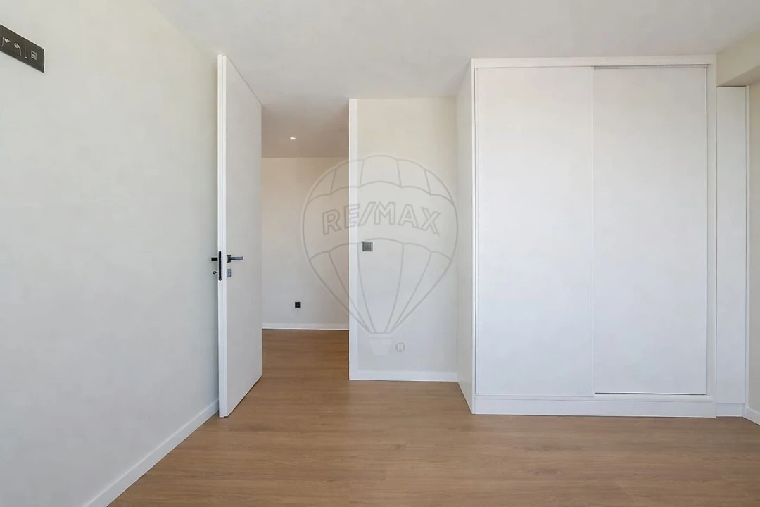 Apartamento T1 para Venda em Paranhos Foto 19