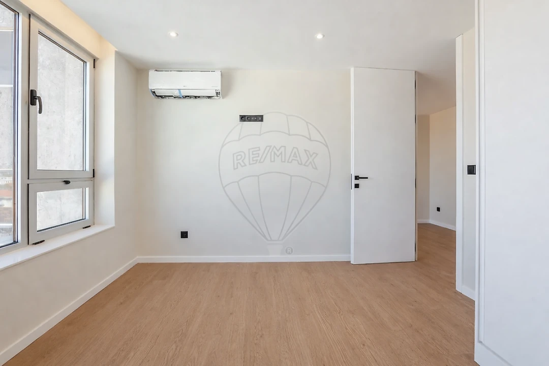 Apartamento T1 para Venda em Paranhos Foto 26
