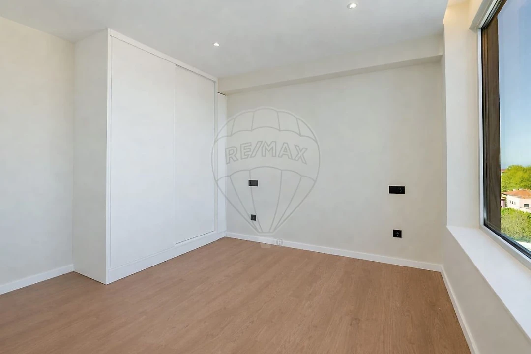 Apartamento T1 para Venda em Paranhos Foto 15