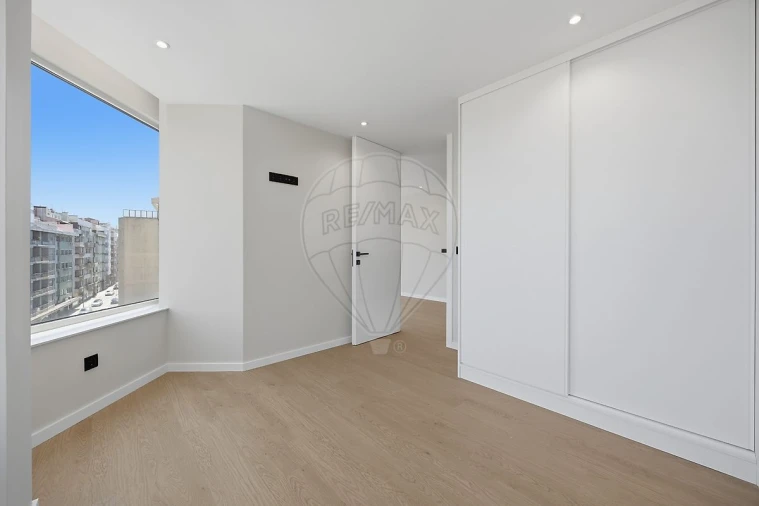 Apartamento T2 para Venda em Paranhos Foto 11