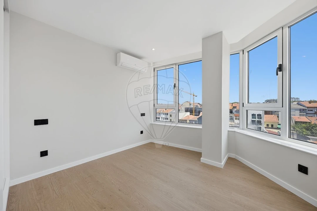 Apartamento T2 para Venda em Paranhos Foto 9