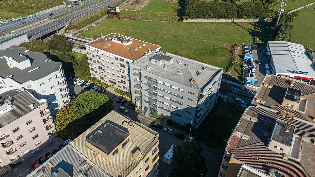 Apartamento T2 para Arrendamento em Cidade da Maia Foto 28